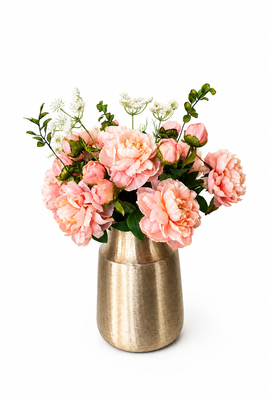 Luxe zijden pioenrozen boeket Peach met perzikkleurige pioenrozen, bloemknoppen en verfijnde groene accenten in een gouden designvaas