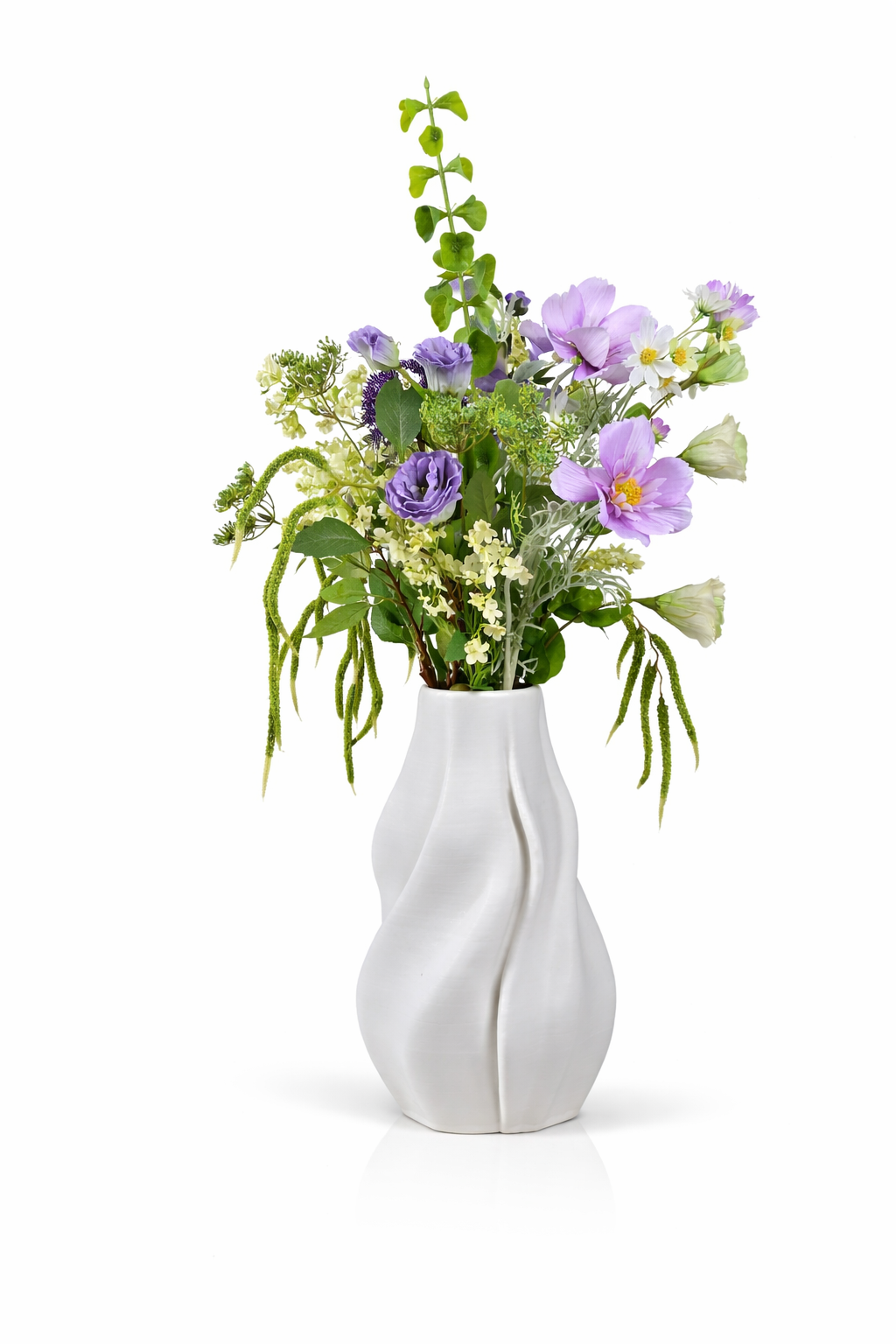 Zijden boeket Maira met zachte lila bloemen in witte vaas van Fleurisant