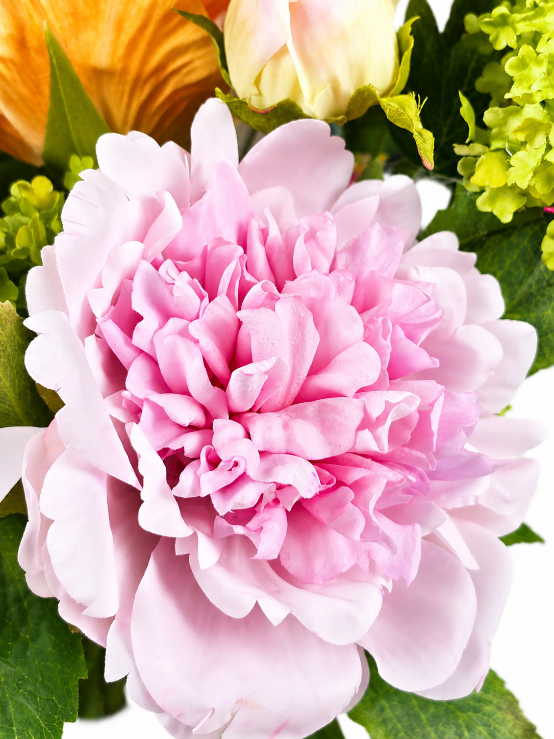 Zijden boeket Milou met kleurrijke bloemen en luxe uitstraling 