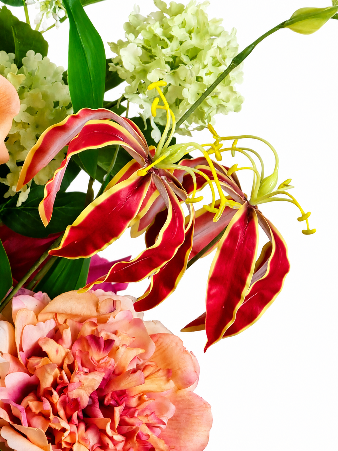 Zijden boeket Milou met kleurrijke bloemen en luxe uitstraling 