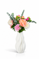 Zijden pioenrozen boeket Peony met zachte roze bloemen in witte vaas van Fleurisant